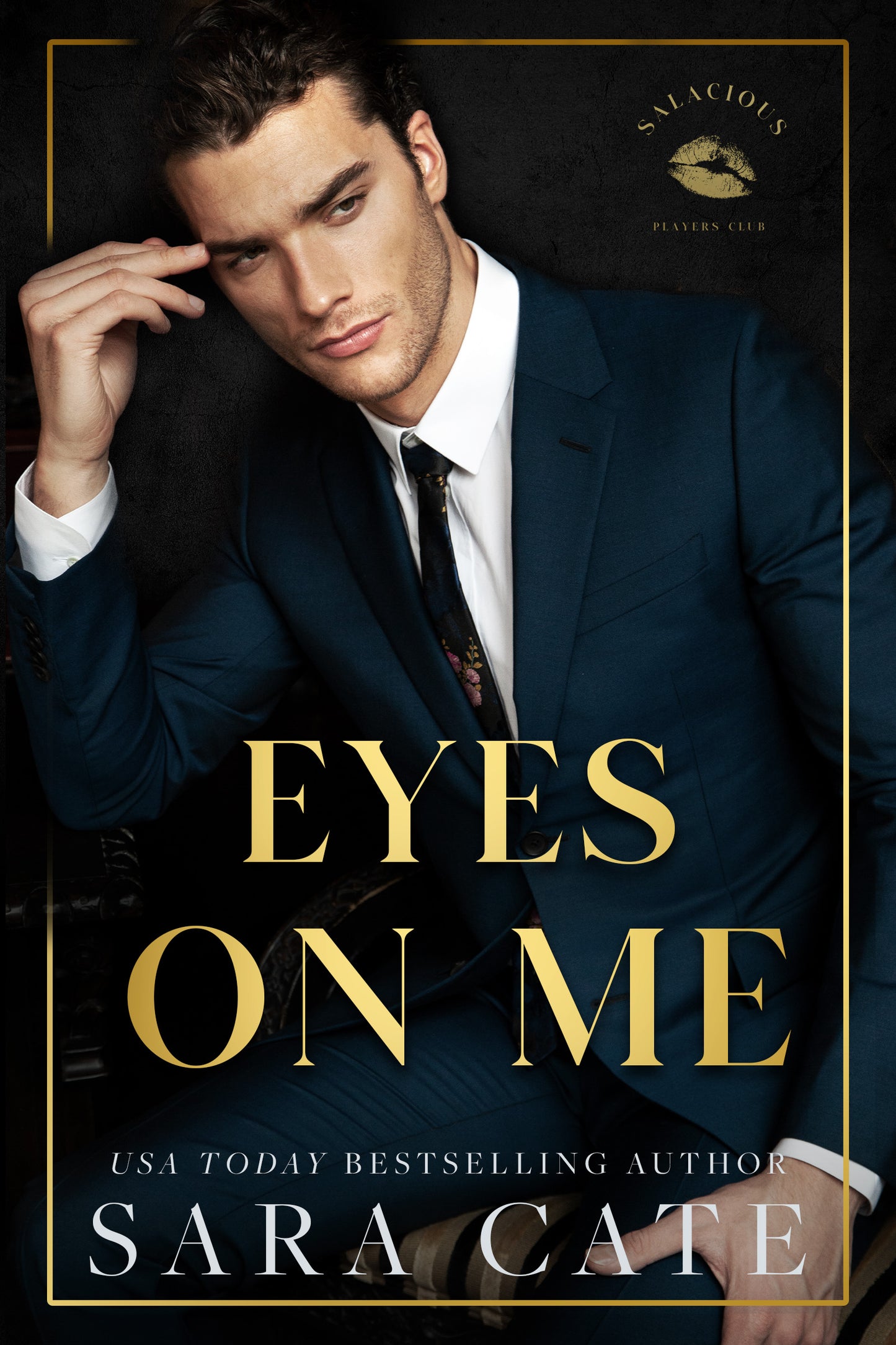 Book cover of 'Eyes on Me' by Sara Cate