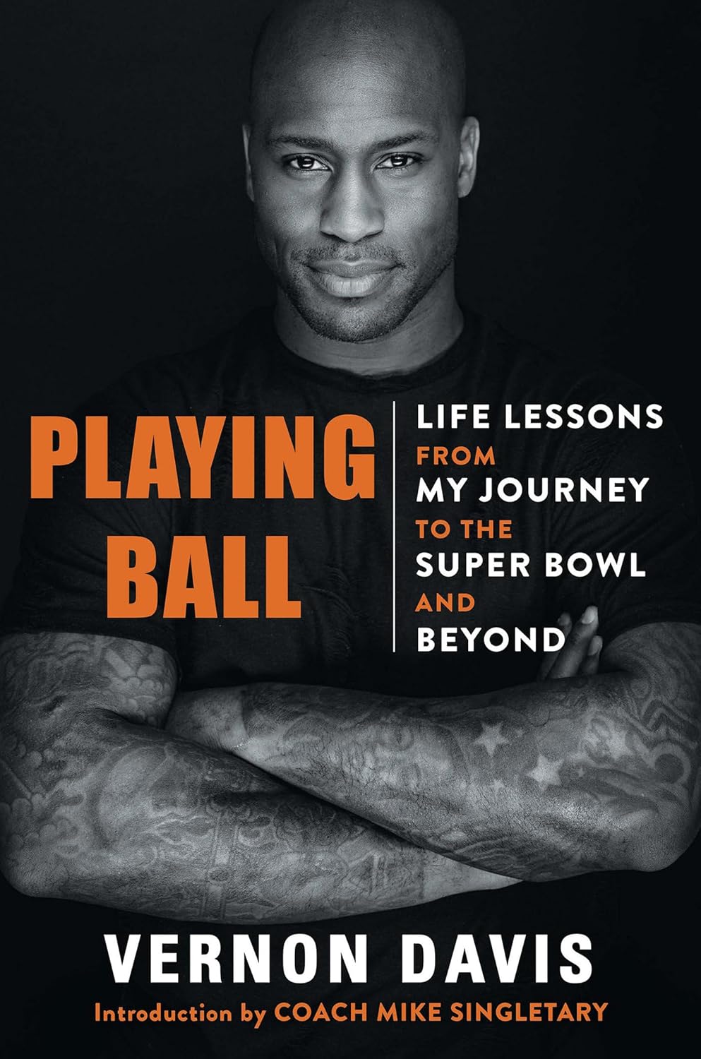 Book cover of 'Playing Ball' by Vernon Davis