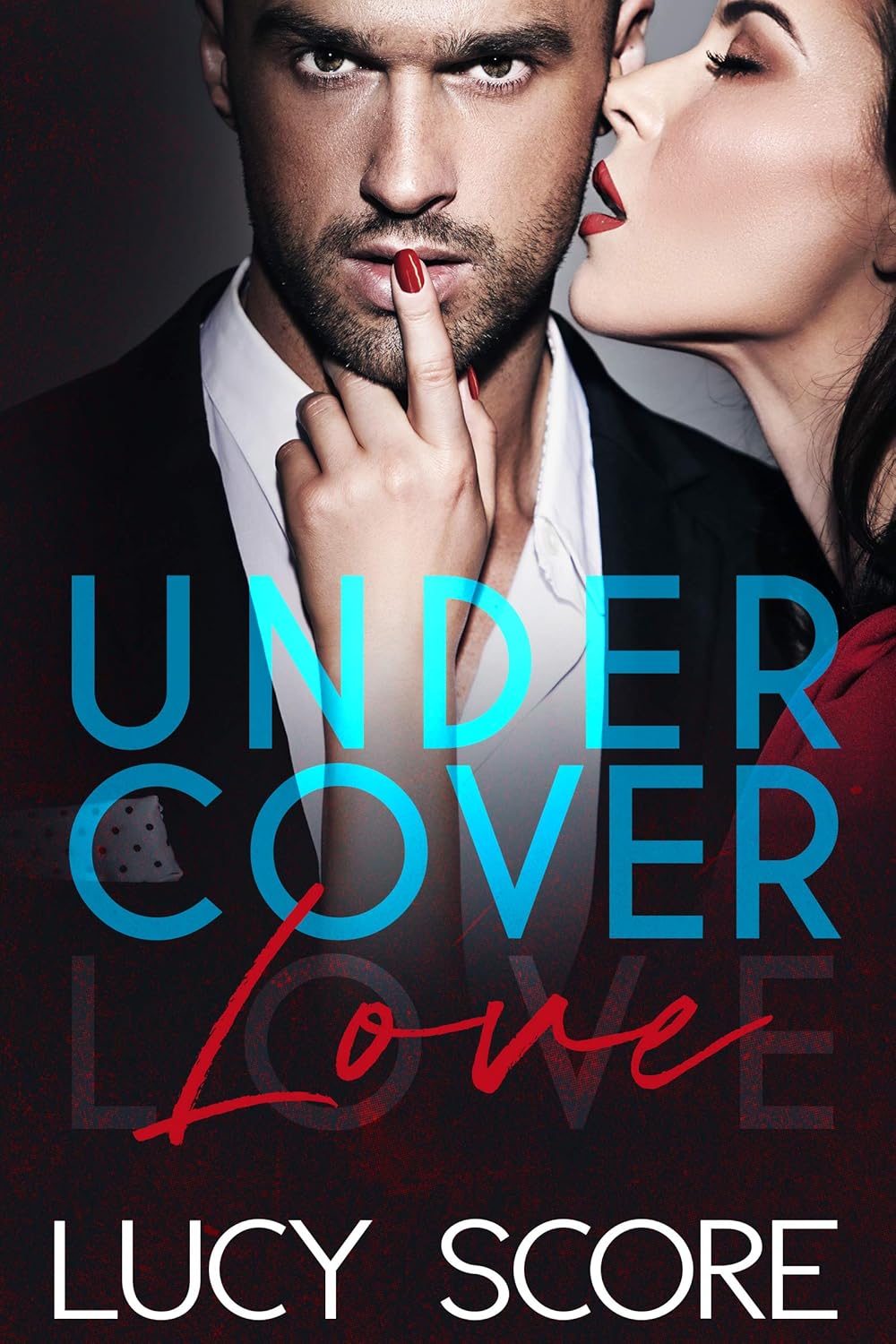 Book cover of 'Undercover Love' by Lucy Score