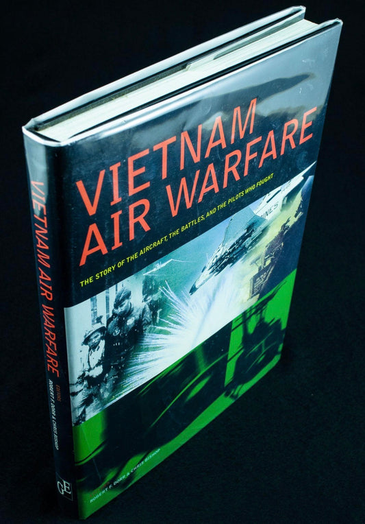 Air War Vietnam
by Martin W. Bowman